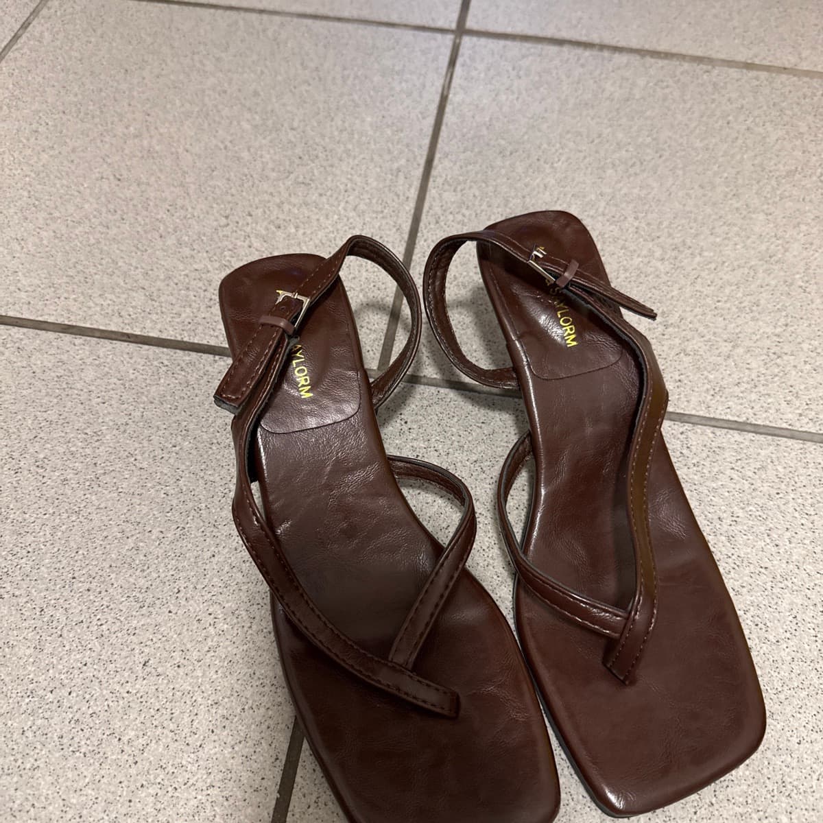 Nasty Gal hælasandar