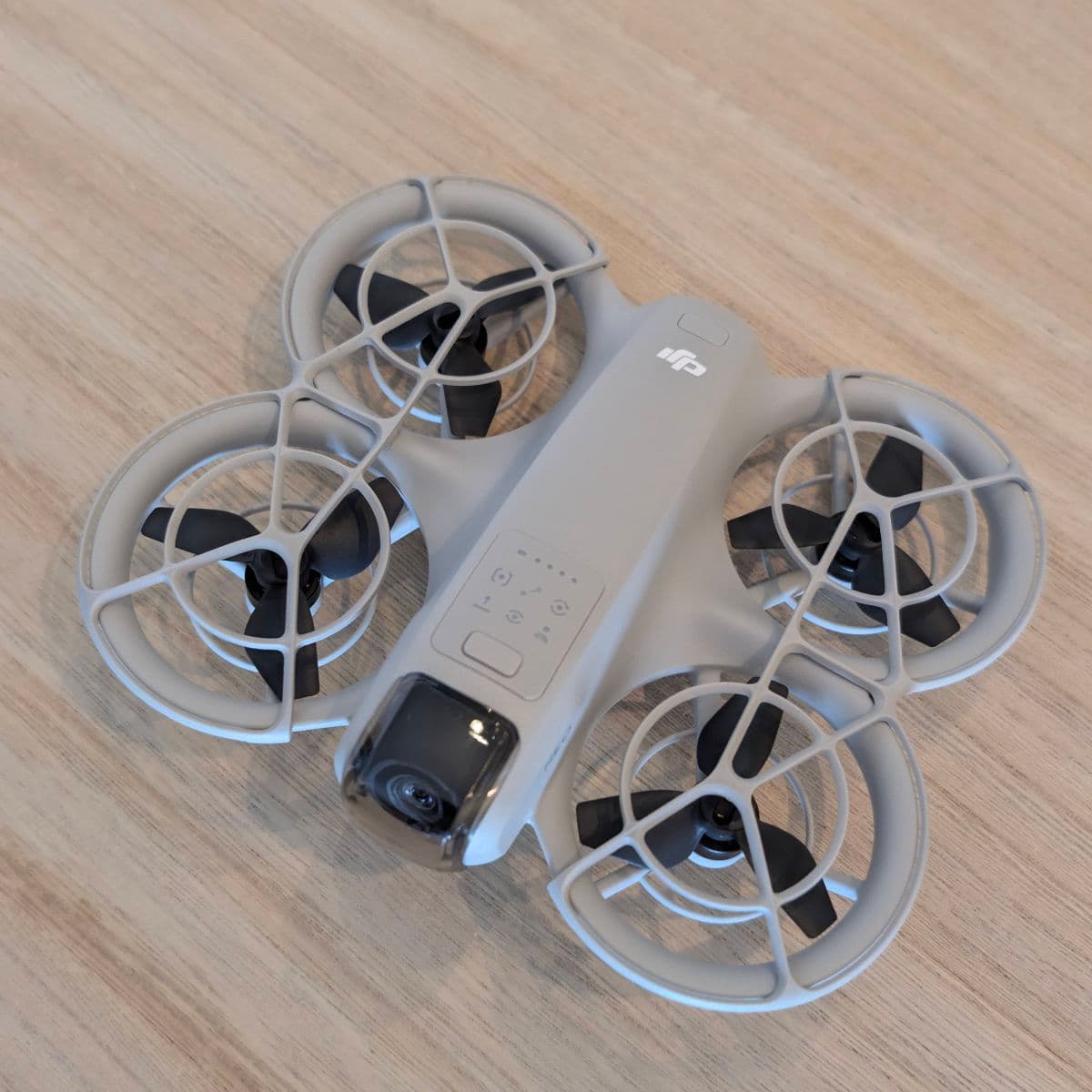 DJI Neo dróni með aukahlutum