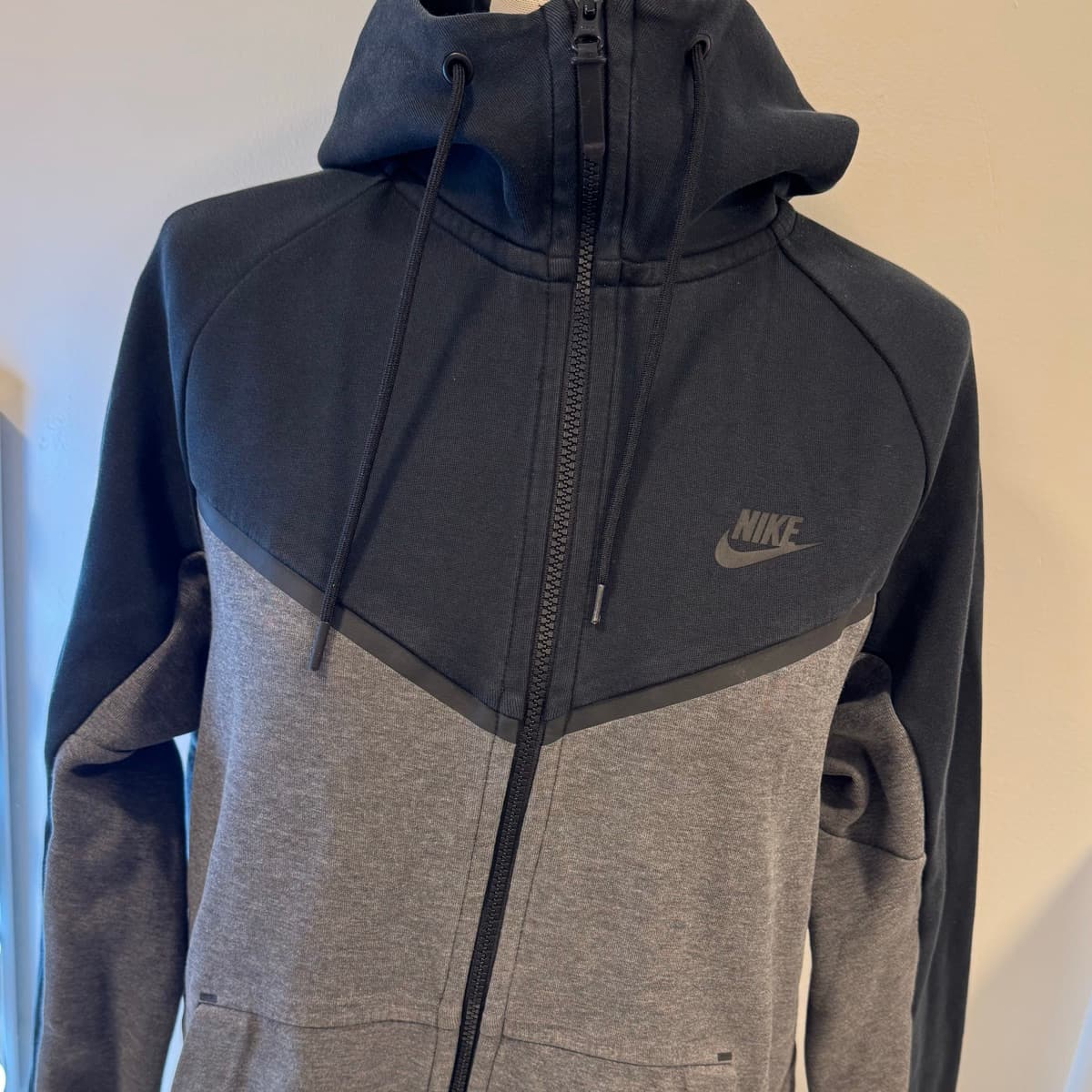 Nike Tech Fleece hettupeysa