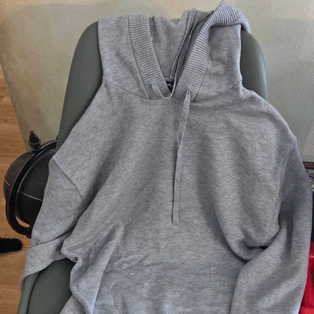 Gina Tricot hettupeysa