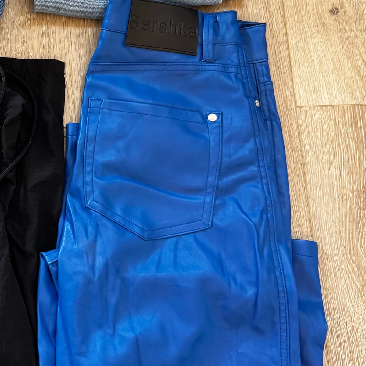 Bershka buxur