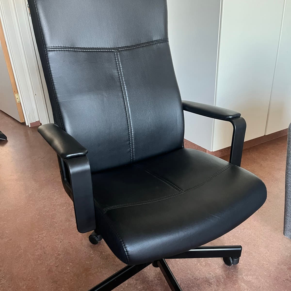 Skrifstofustóll