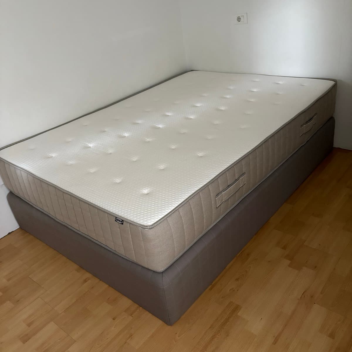 IKEA rúm