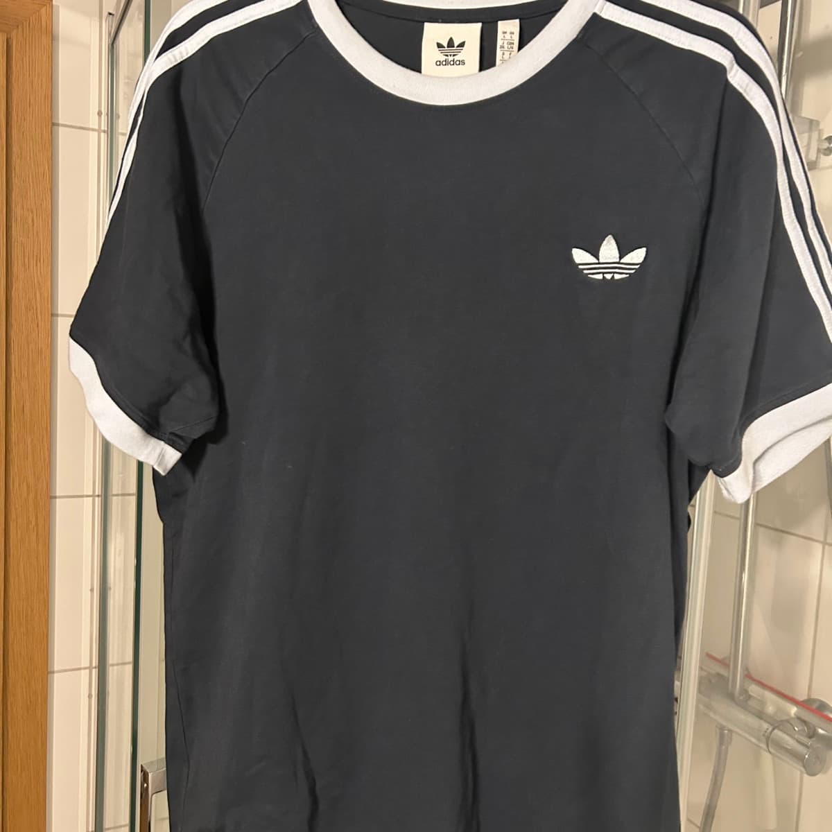 Adidas bolur