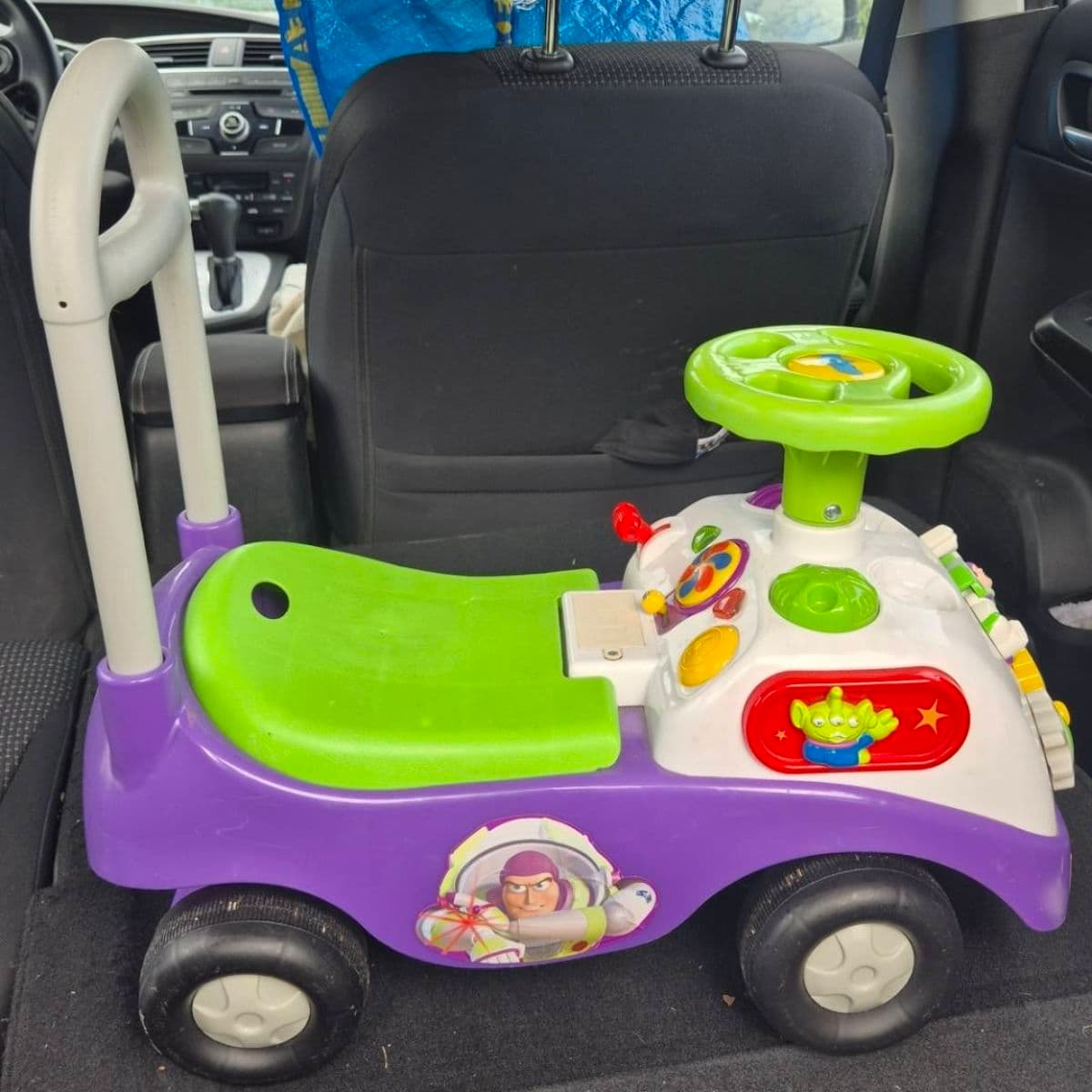 Buzz Lightyear sparkbíll