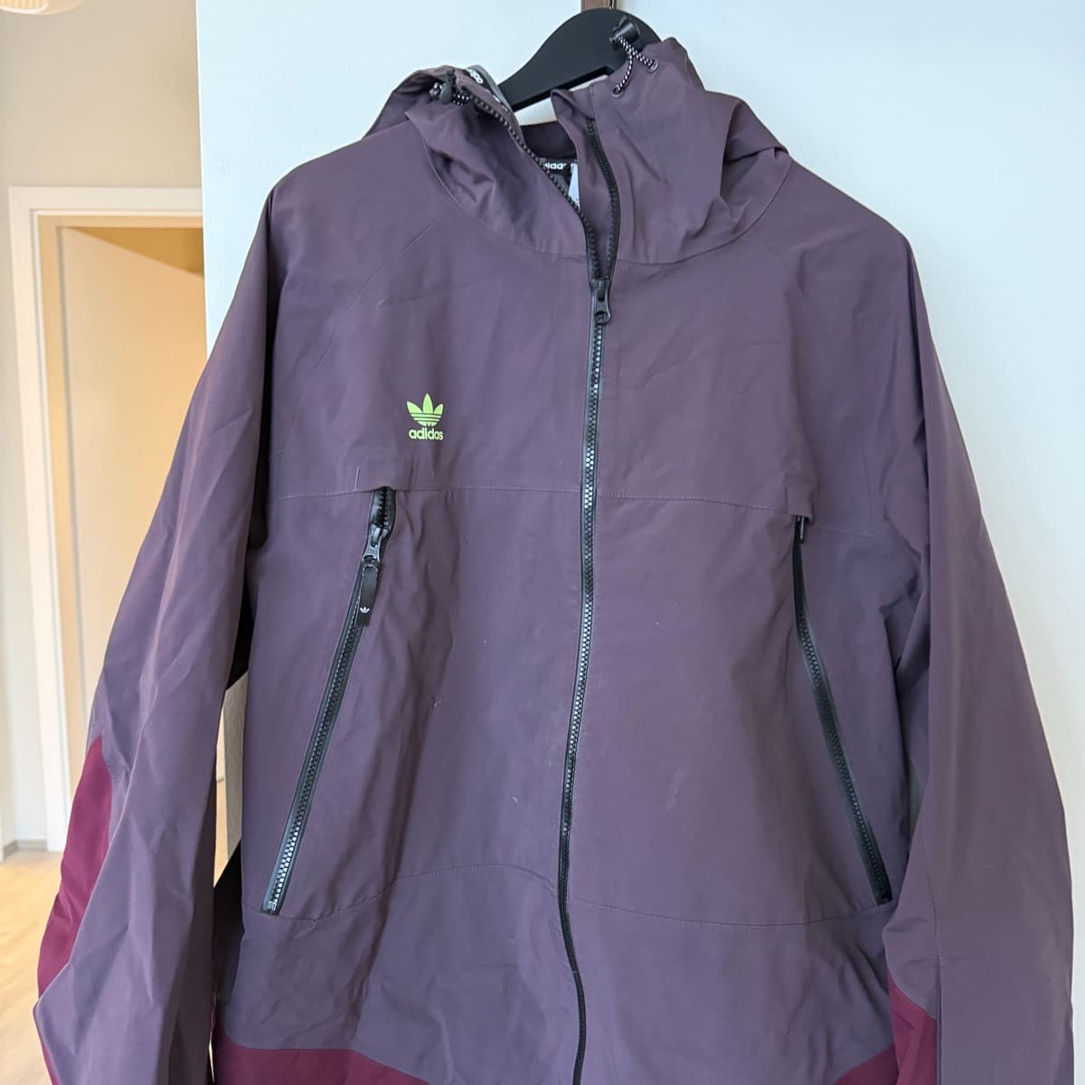 Adidas útivistarjakki