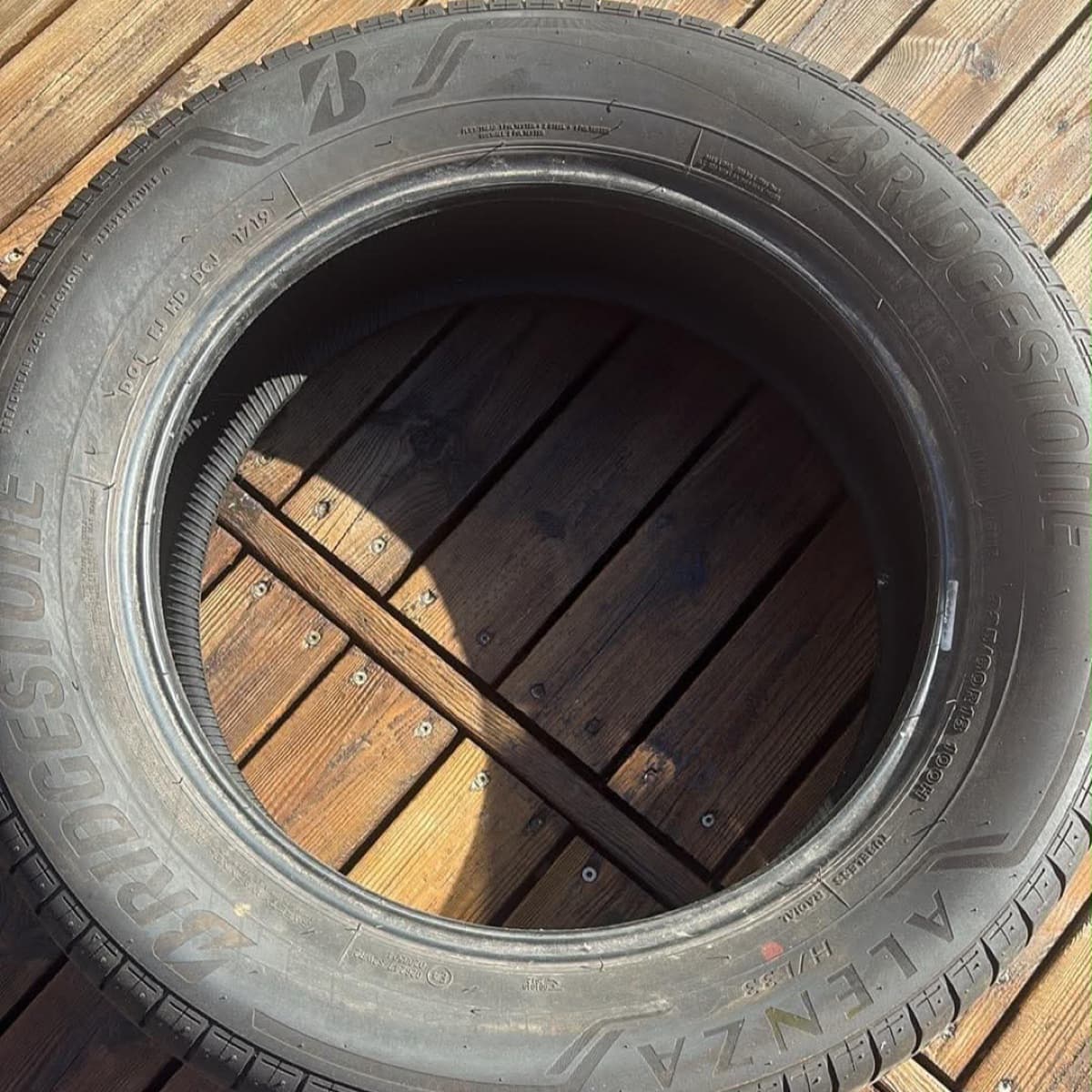 Bridgestone Alenza dekk 225/60R18