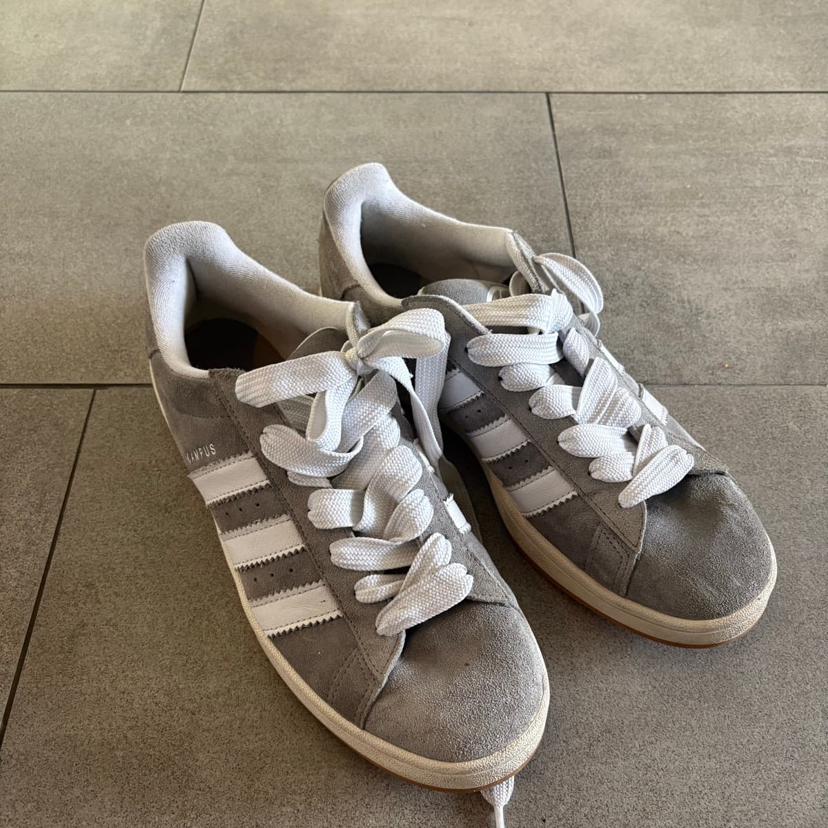 Adidas strigaskór