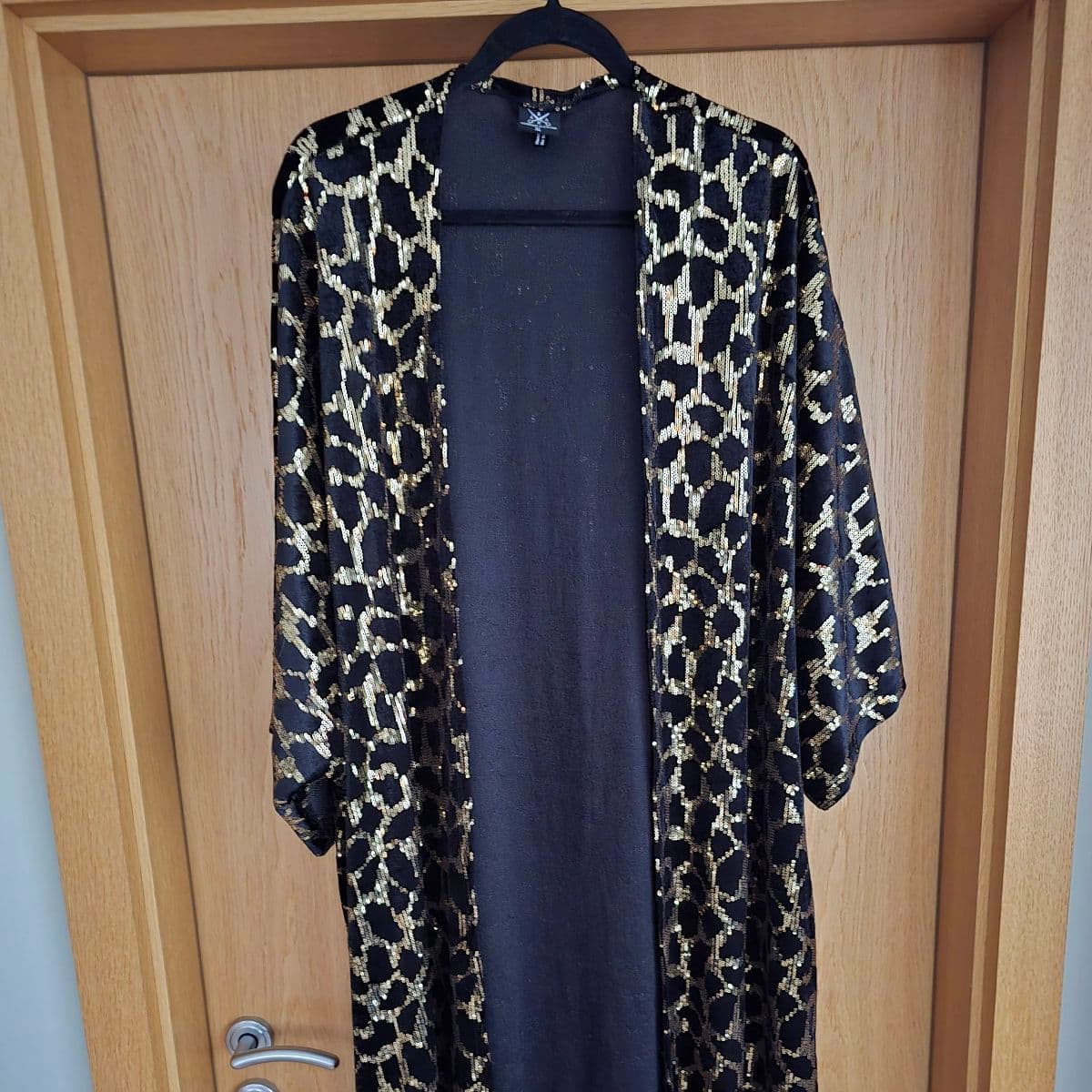 BRÁ kimono með pallíettum