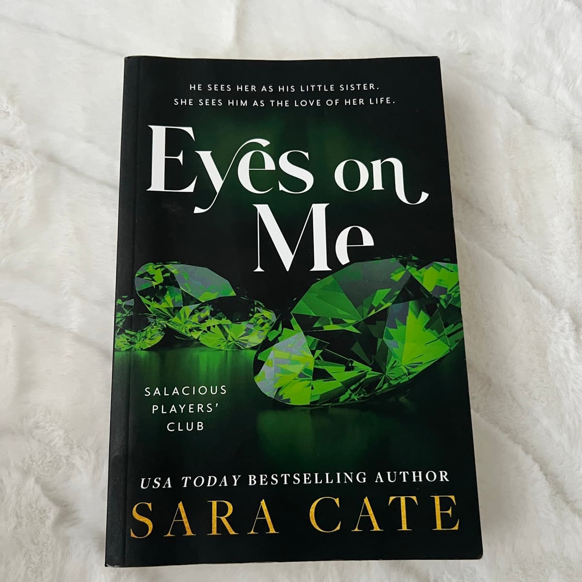 Eyes on Me eftir Sara Cate