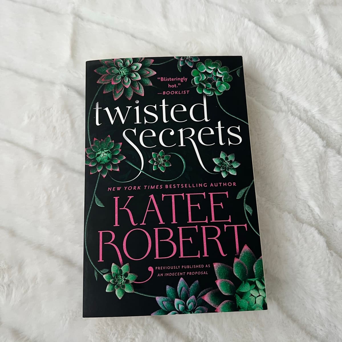 Twisted Secrets eftir Katee Robert
